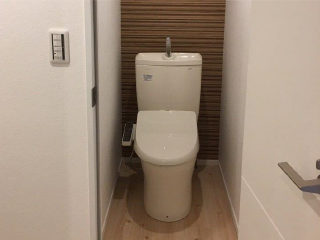 トイレの壁紙貼り替え